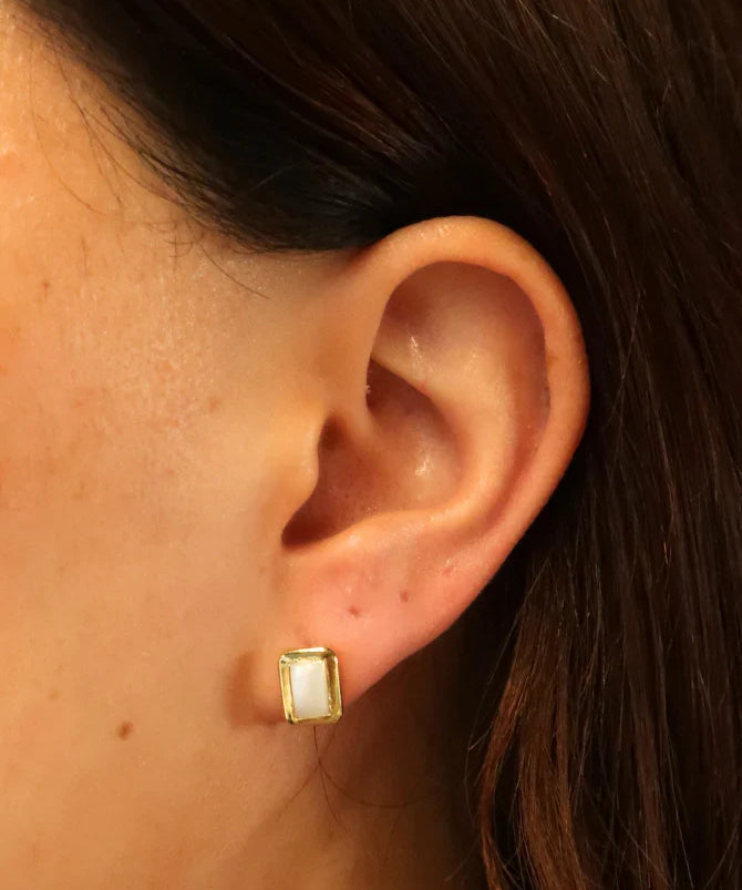Sierra Stud Earrings - Pearl