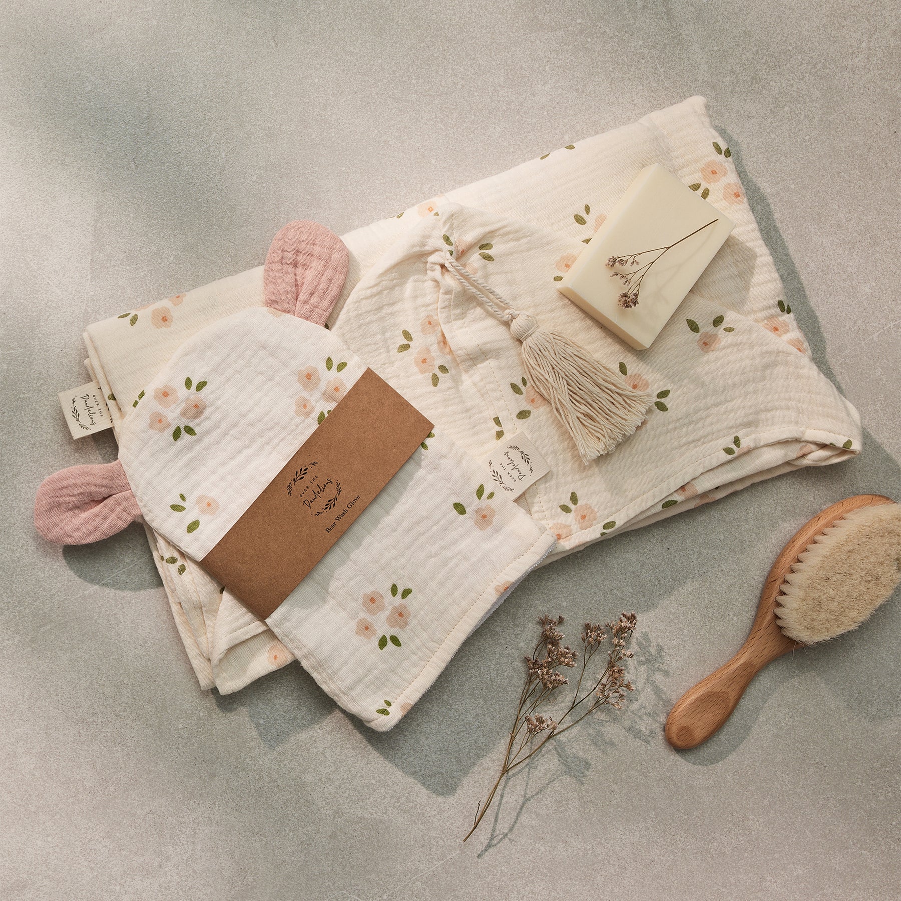 Bear Wash Glove Daisy with Blush ears