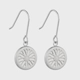Round Mountain Daisy Pendant Earring - Silver