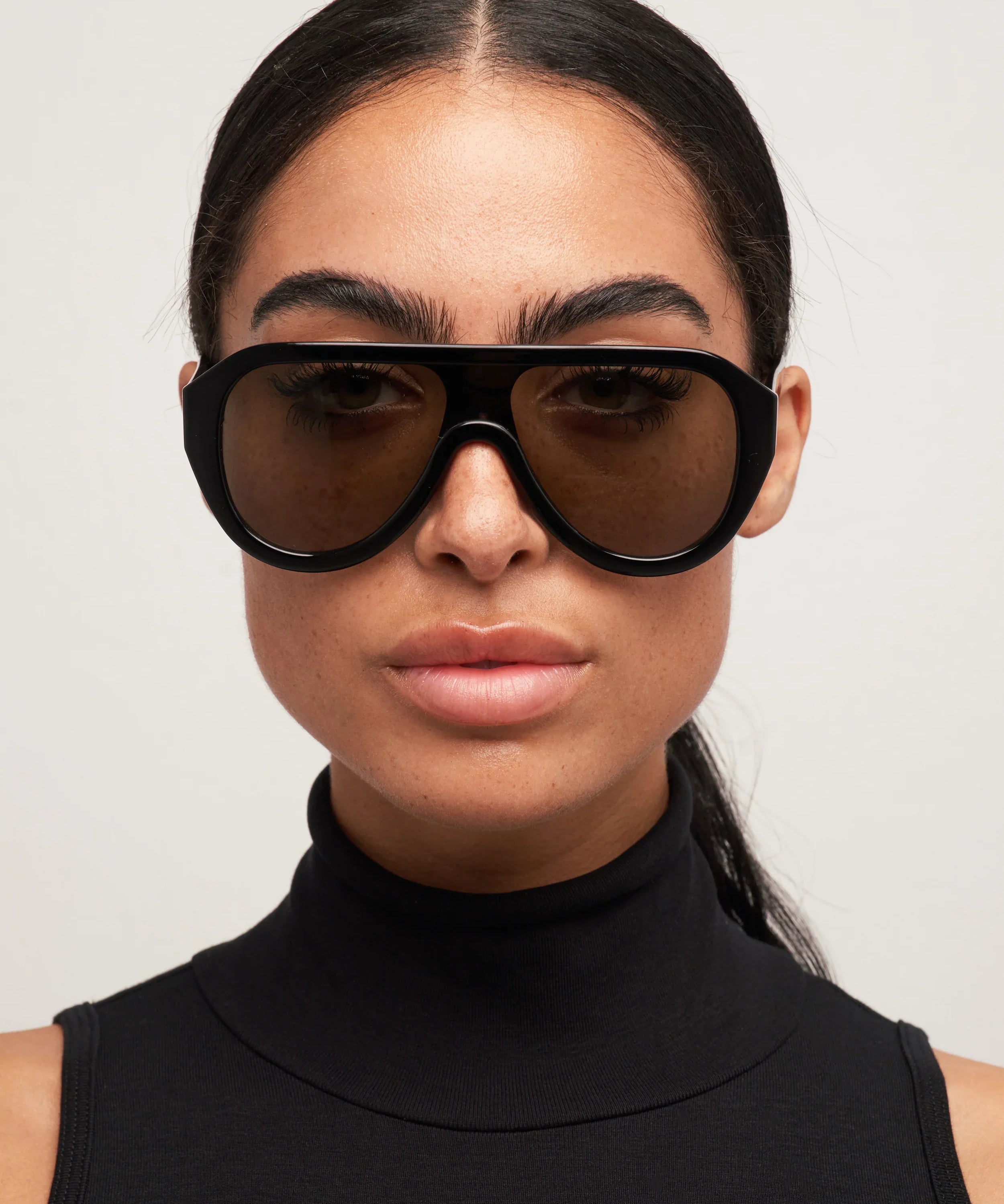 Otra Sunnies - Cameron - Black/ Smoke