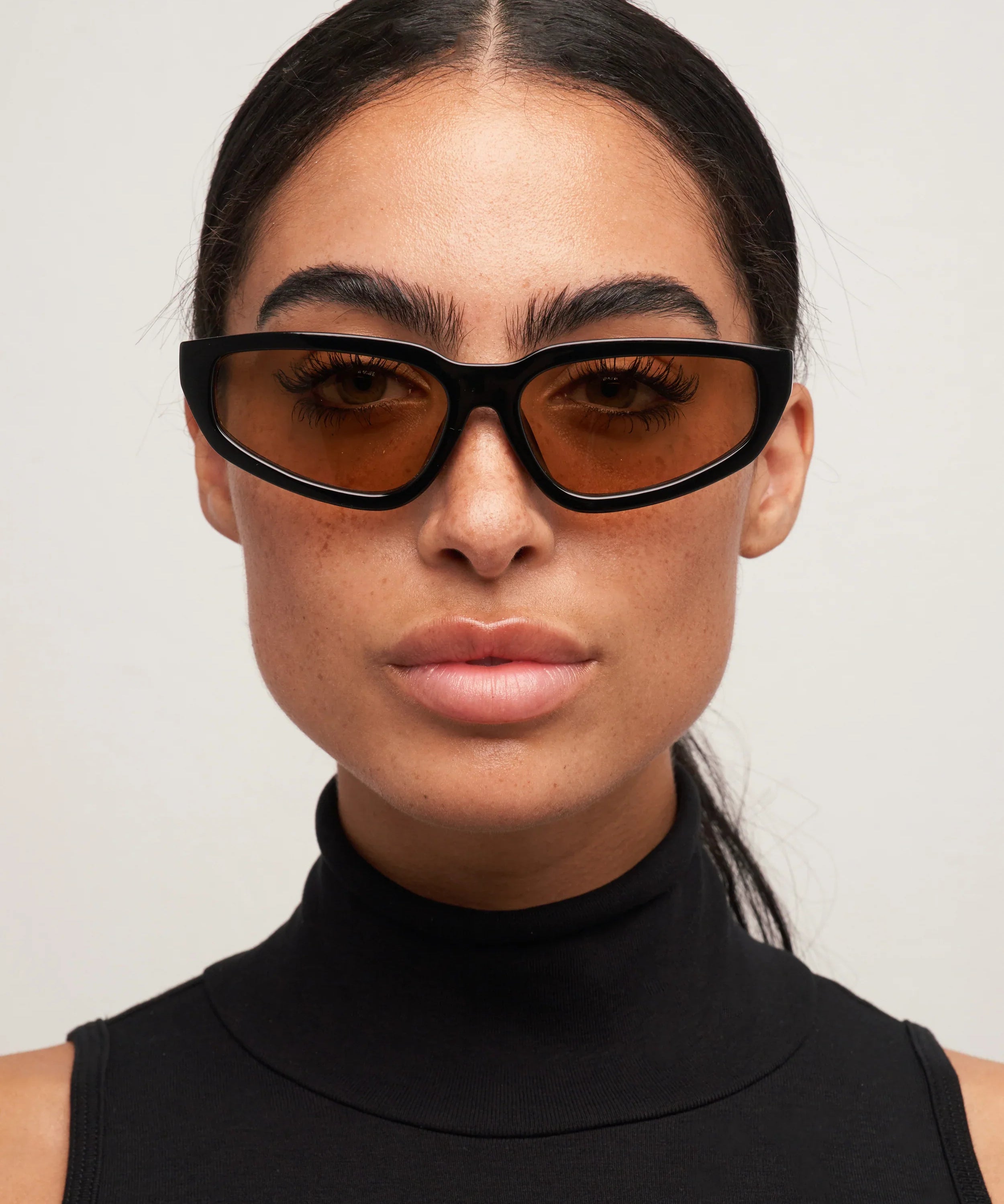 Otra Sunnies - Nikki - Black/ Brown