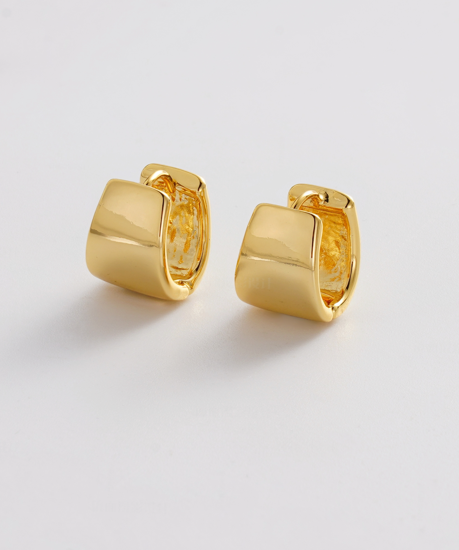 Riley Hoop - Earrings