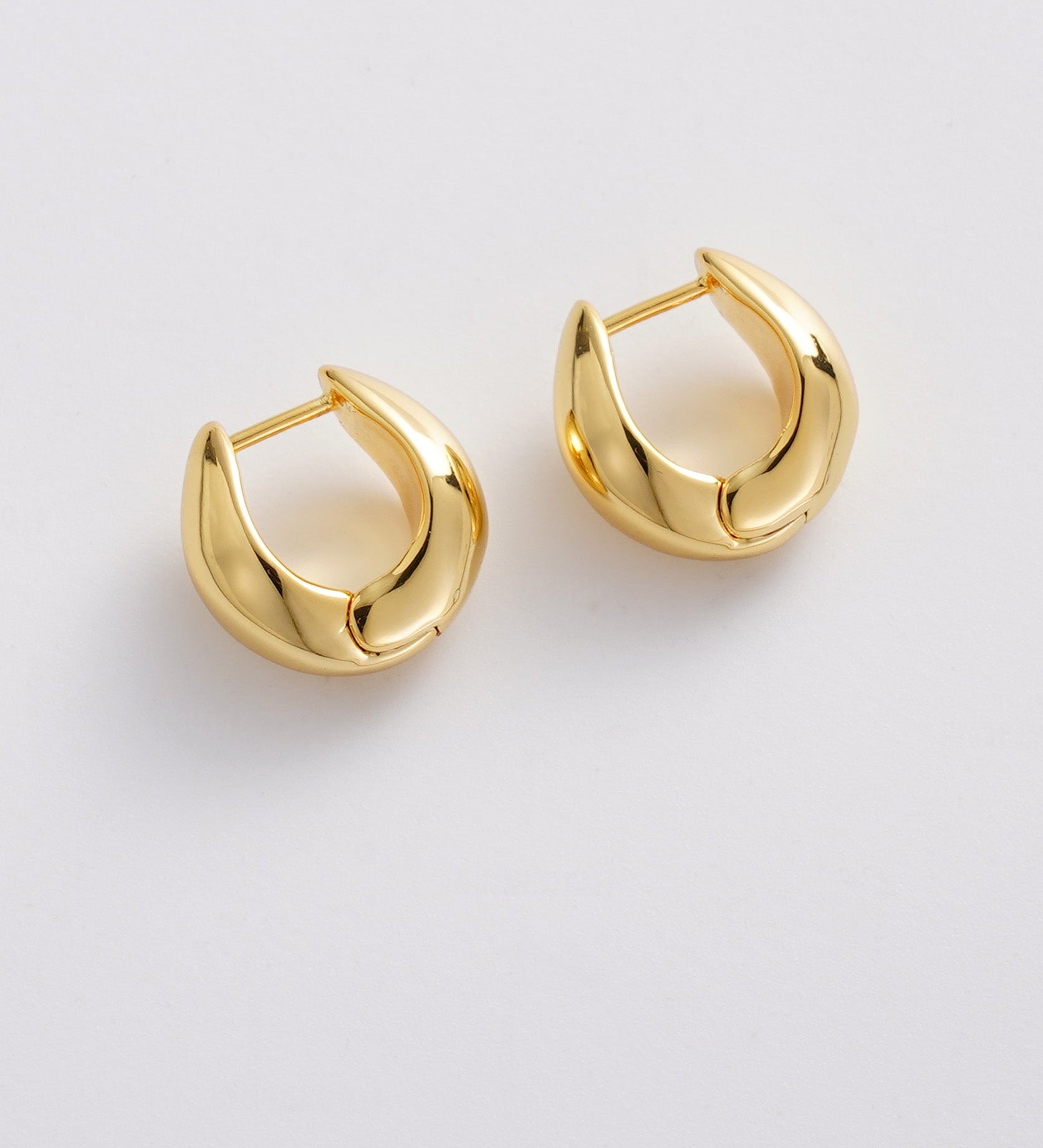 Margot Hoop - Earring Gold